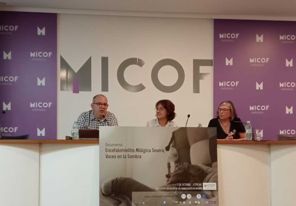 Documental ‘Voces en la Sombra’ visibiliza la lucha por el reconocimiento médico y social de la Encefalomielitis Miálgica Severa en evento con destacados profesionales y emotivas historias de pacientes